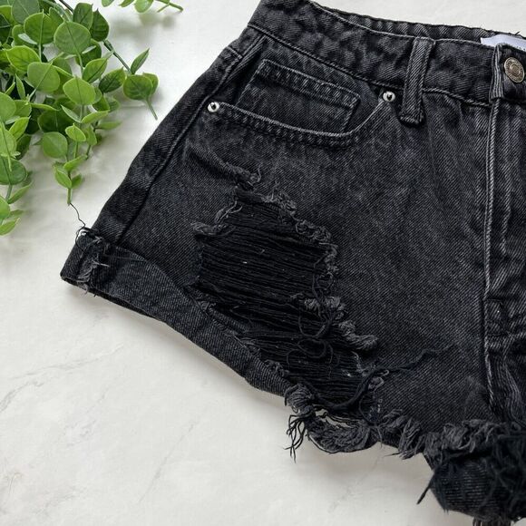 Forever 21 black distressed wedgie cheeky cuffed denim shorts women sz 24 - Picture 3 of 4